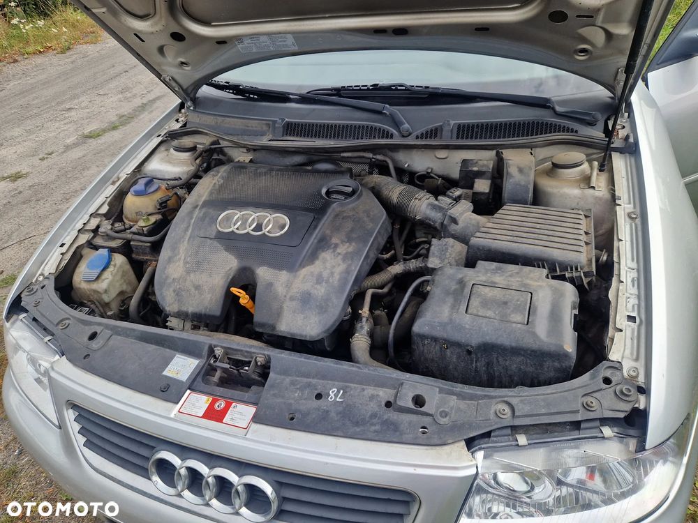 Audi A3 Sportback 1.6 Ambiente - 19