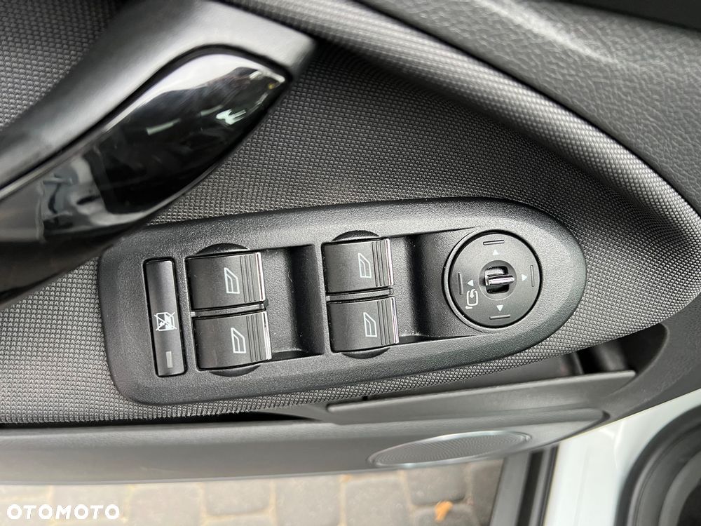 Ford Kuga - 18