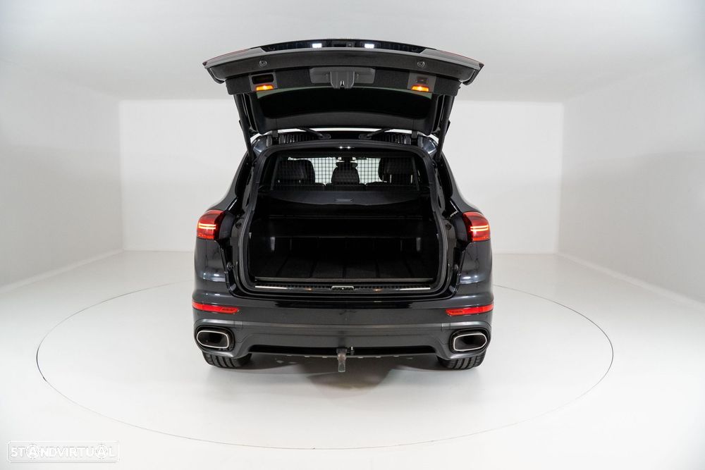 Porsche Cayenne Platinum Edition - 28