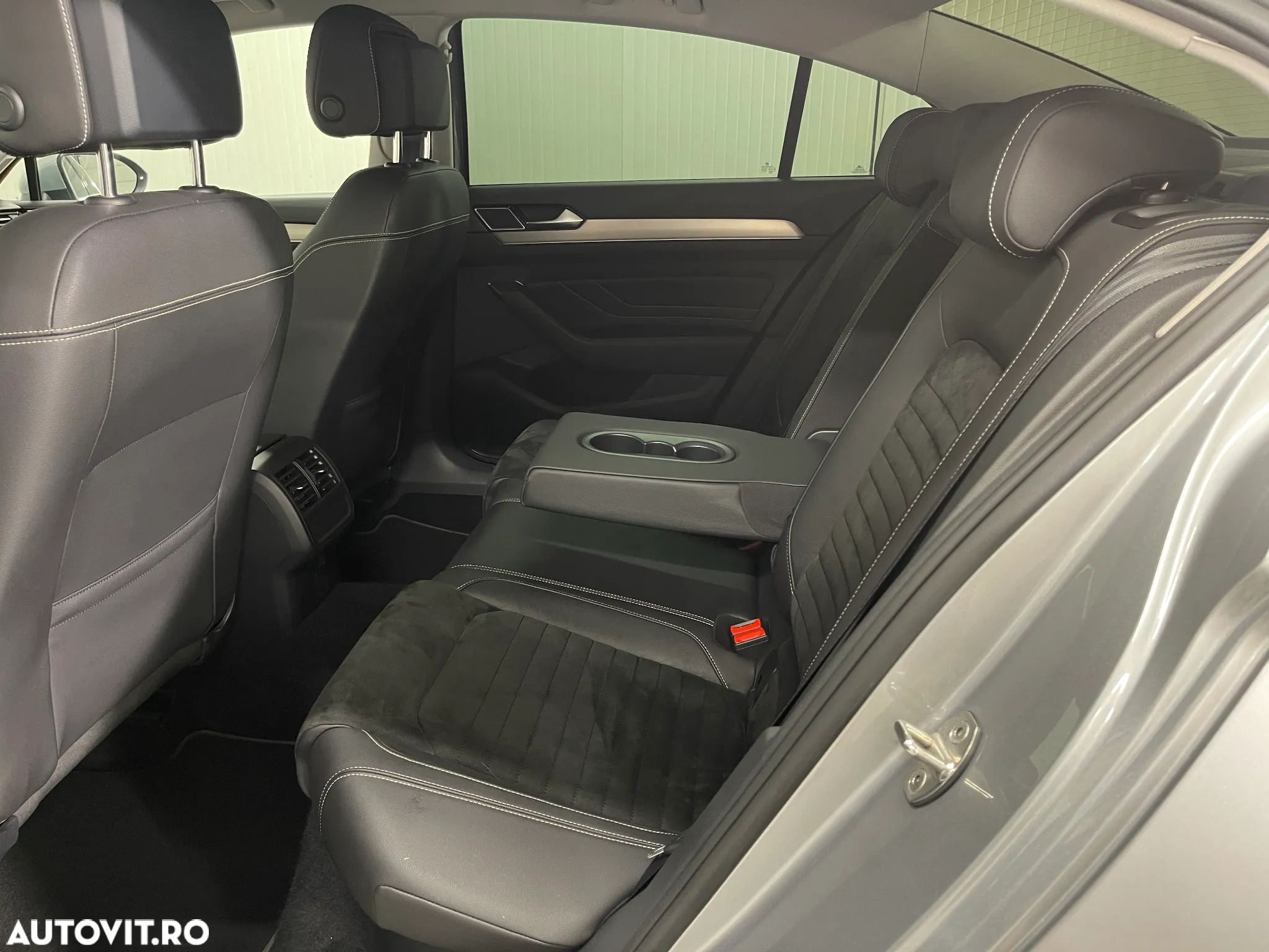 Volkswagen Passat 2.0 TDI DSG Highline - 11