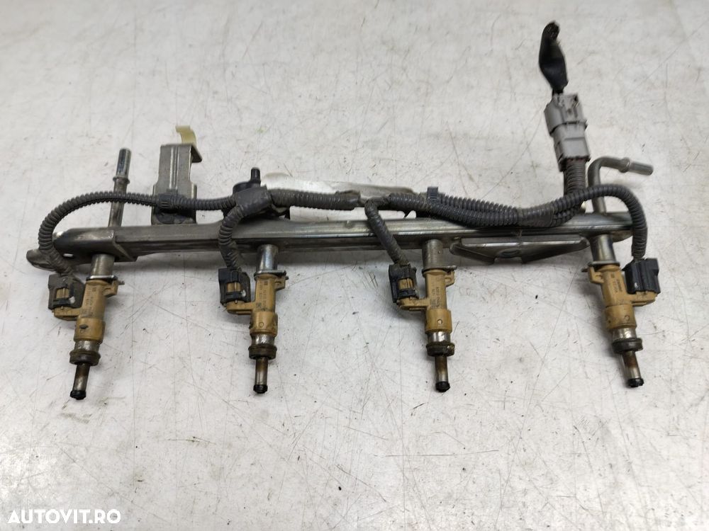 Rampa injectoare 4.6 benzina 1UR-FSE 82127340500 Lexus LS 4 [2th face - 3