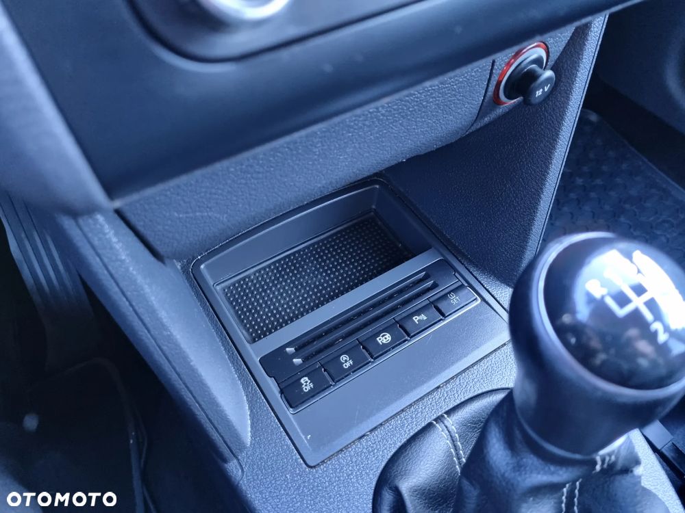 Volkswagen Touran 2.0 TDI DPF BlueMotion Technology MATCH - 17