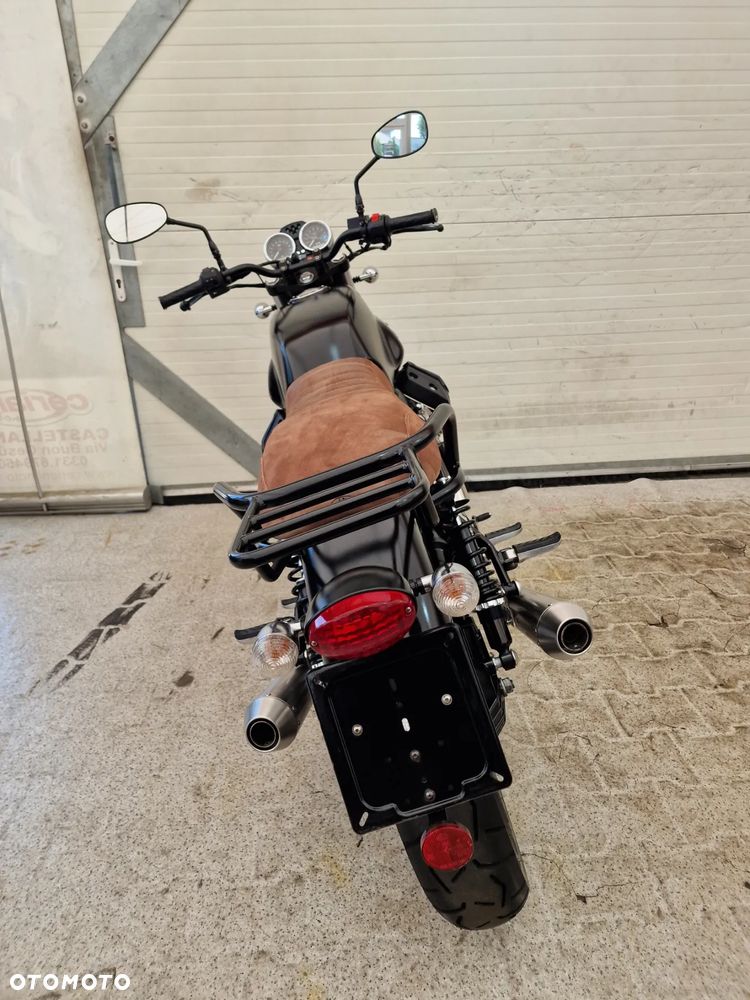 Moto Guzzi V7 - 25