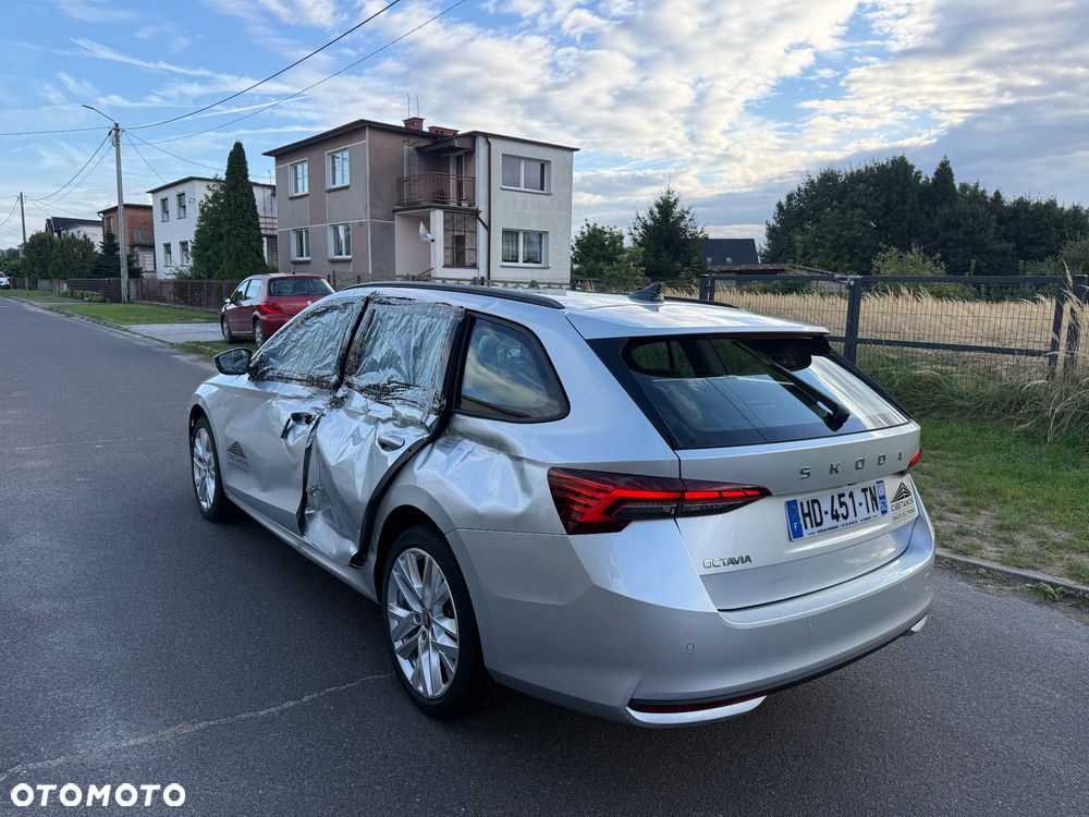 Skoda Octavia 2.0 TDI SCR Clever DSG - 6
