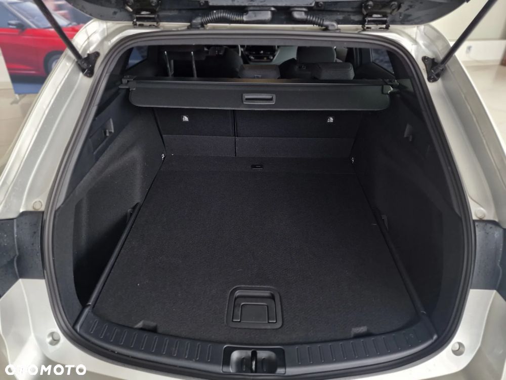Suzuki Swace 1.8 Hybrid Premium Plus CVT - 11