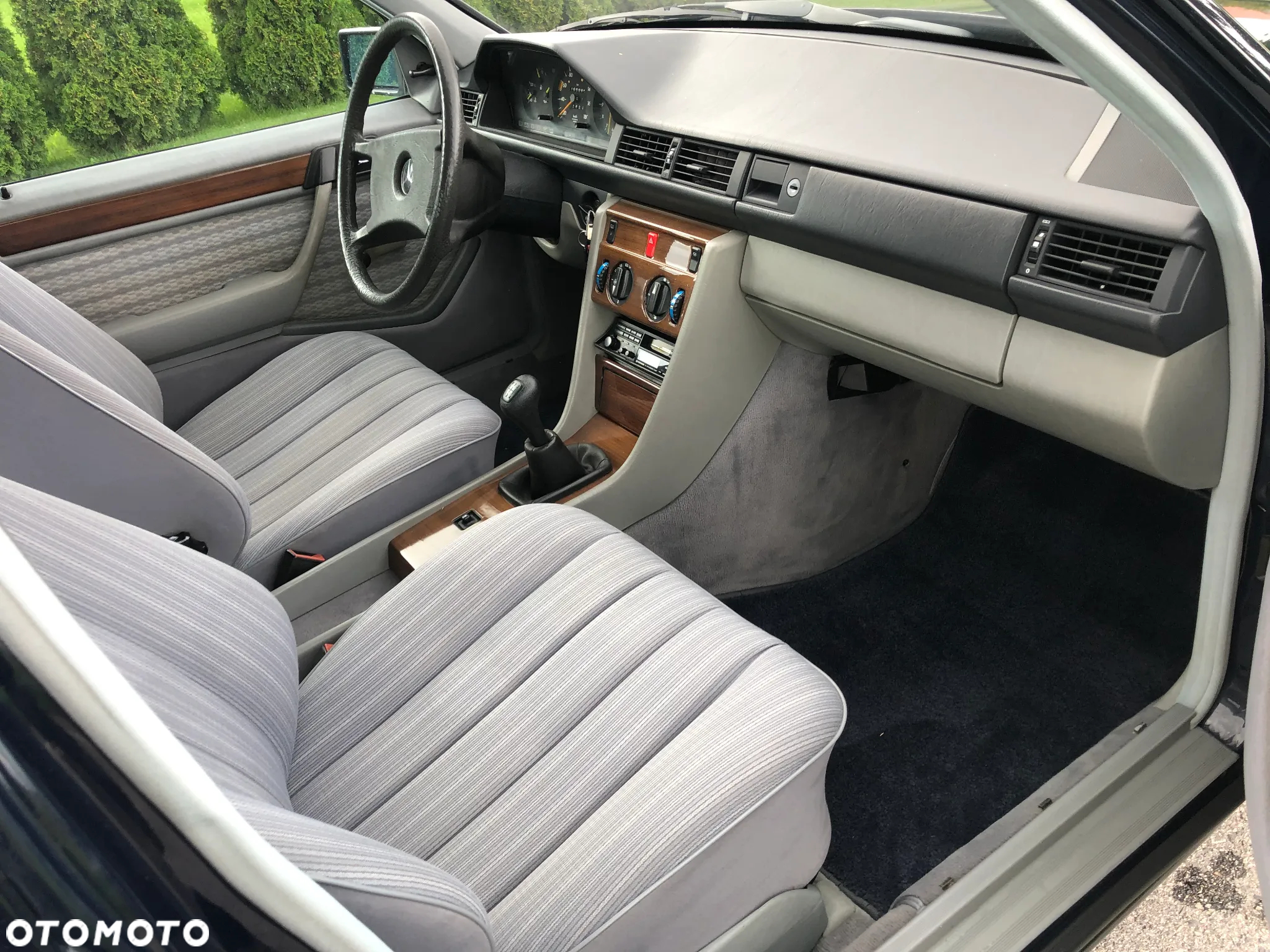 Mercedes-Benz W124 (1984-1993) - 29