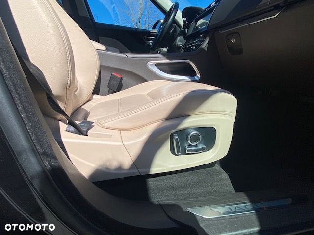 Jaguar F-Pace 2.0 i4D AWD Prestige - 11