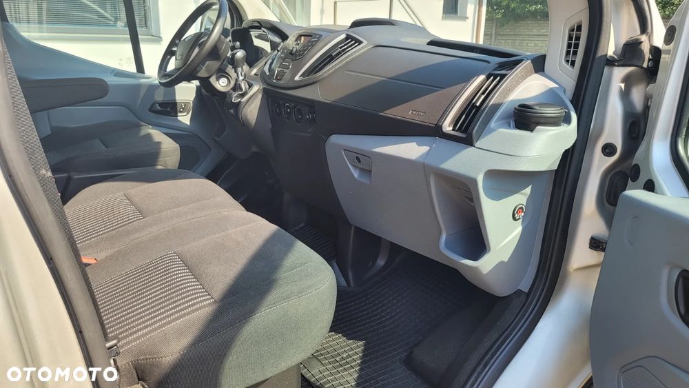 Ford Transit - 12
