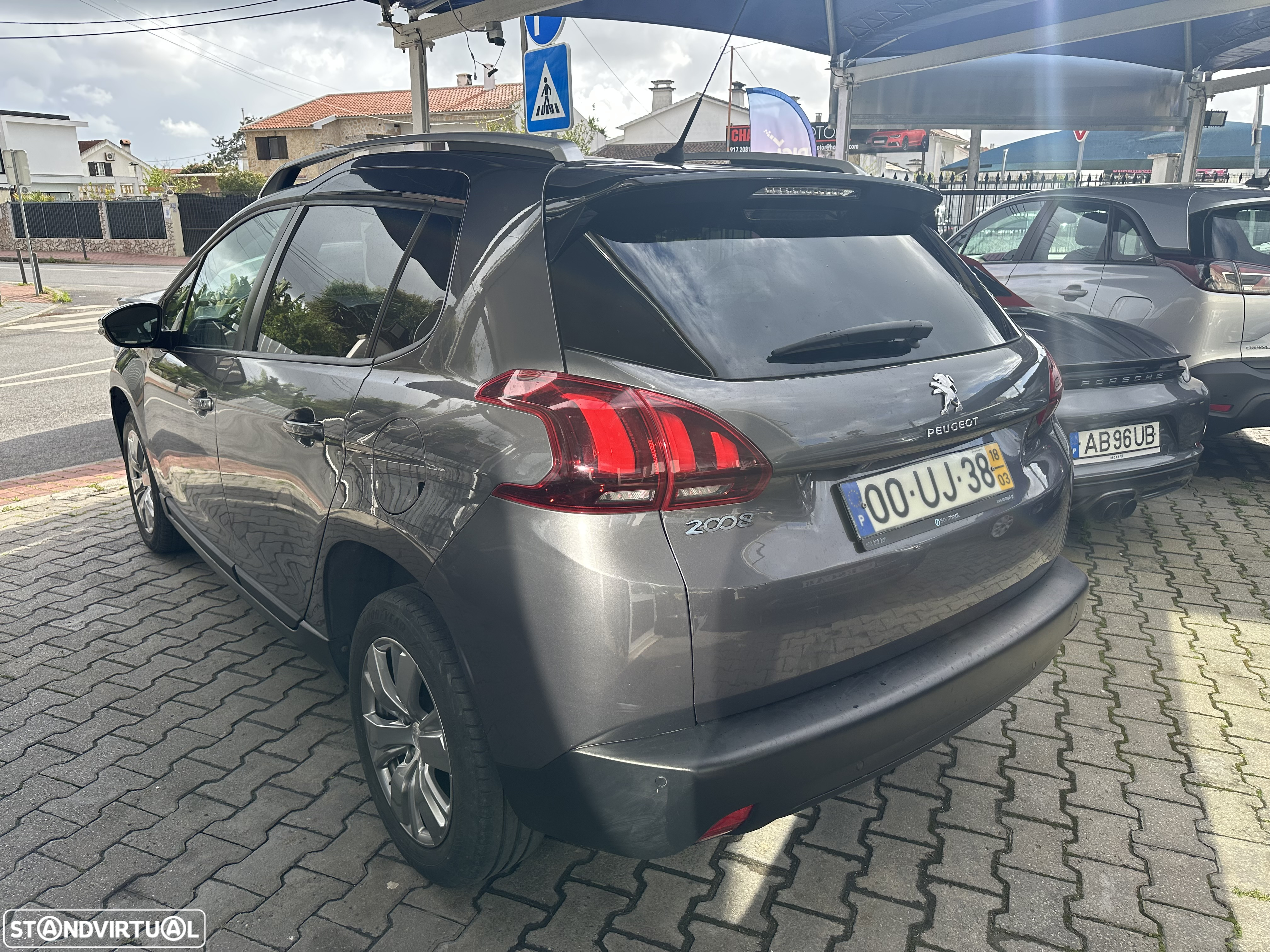 Peugeot 2008 1.2 PureTech Style - 6