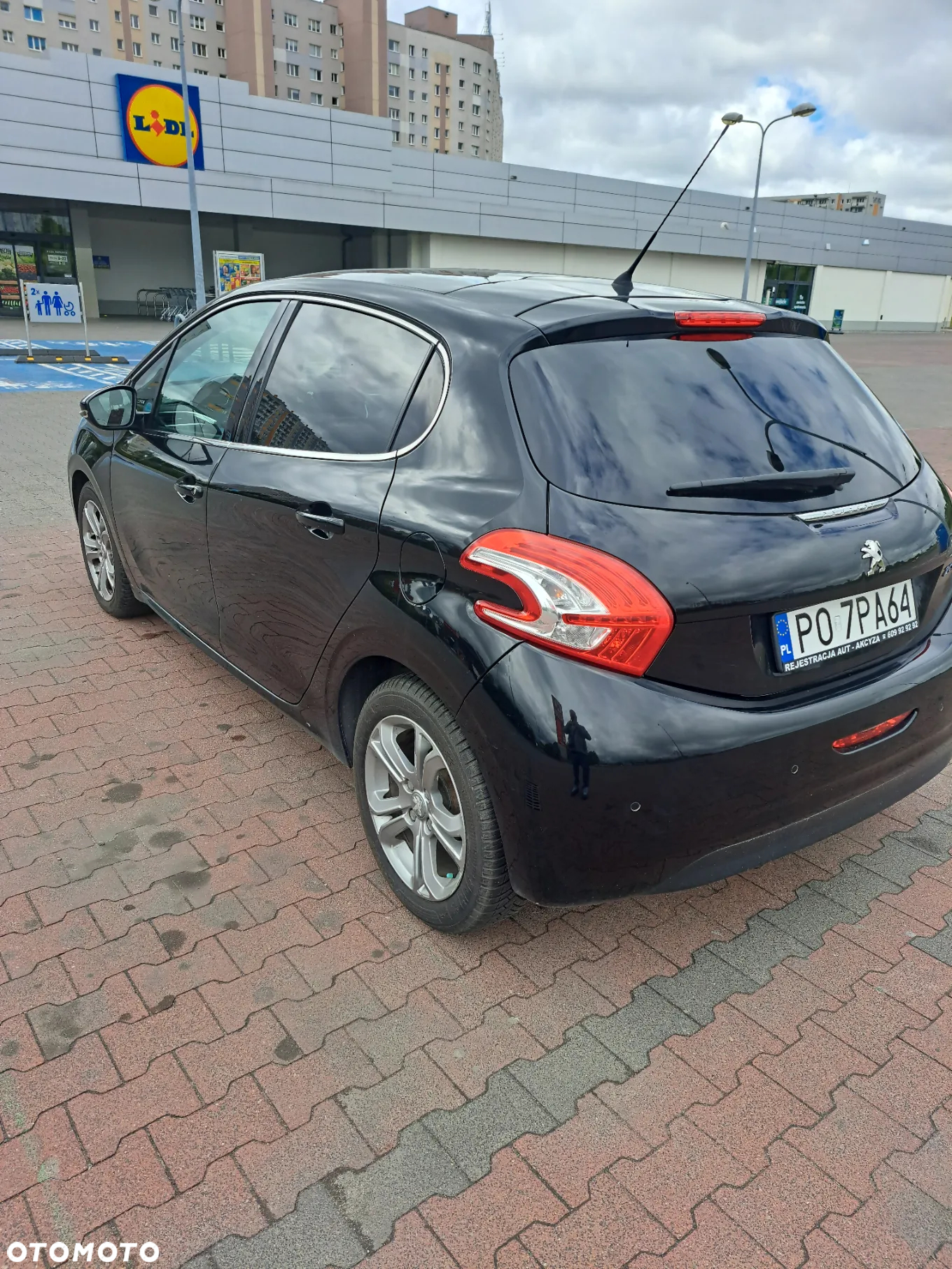Peugeot 208 1.2 PureTech Allure - 4