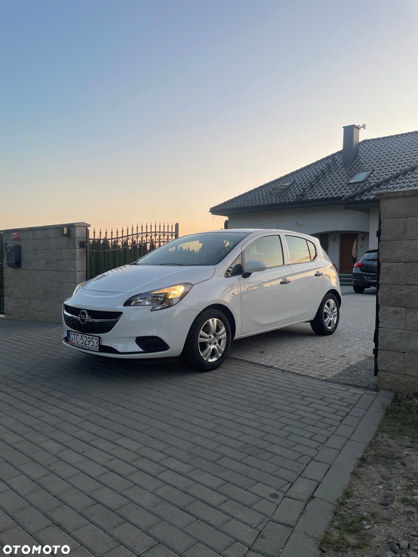 Opel Corsa 1.2 Cosmo - 2