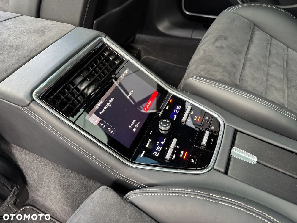 Porsche Panamera GTS - 32