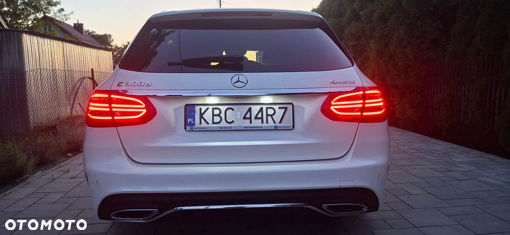 Mercedes-Benz Klasa C 300 d 4Matic 9G-TRONIC AMG Line - 4