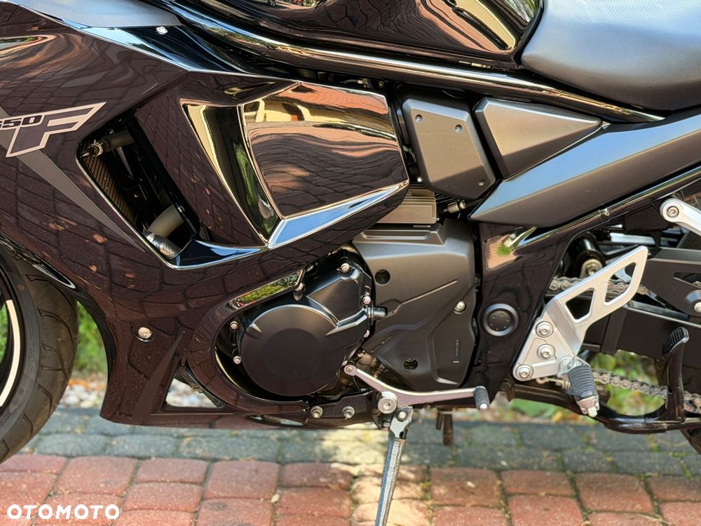Suzuki GSX - 16