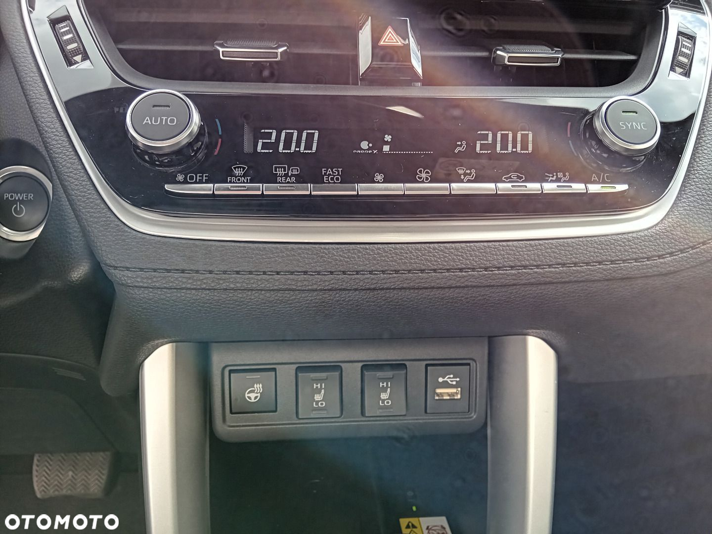 Toyota Corolla Cross - 22