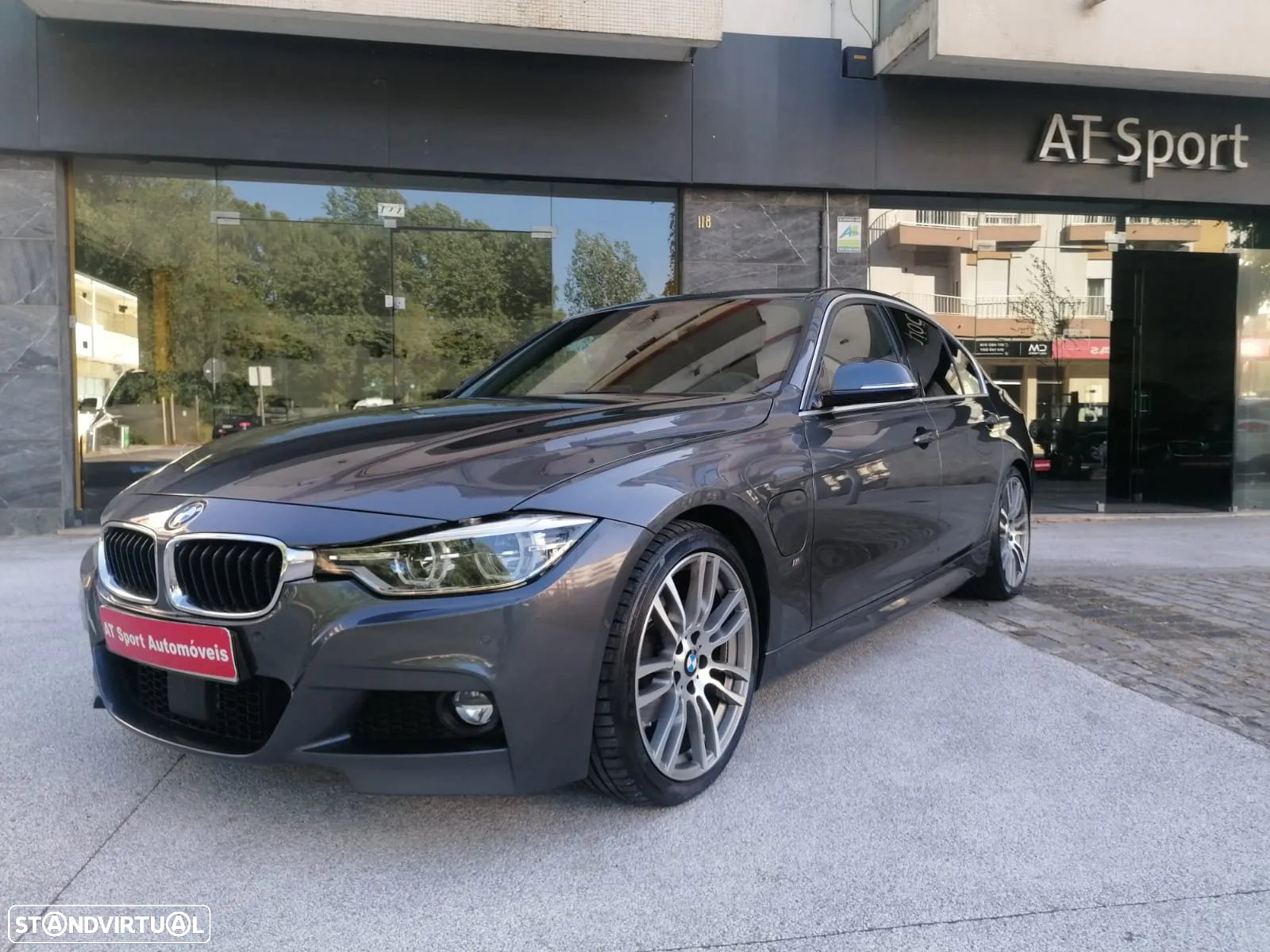 BMW 330 e iPerformance Pack M - 3