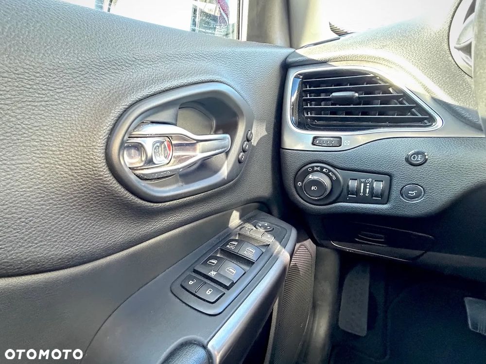 Jeep Cherokee 3.2 V6 Active Drive I Limited - 19