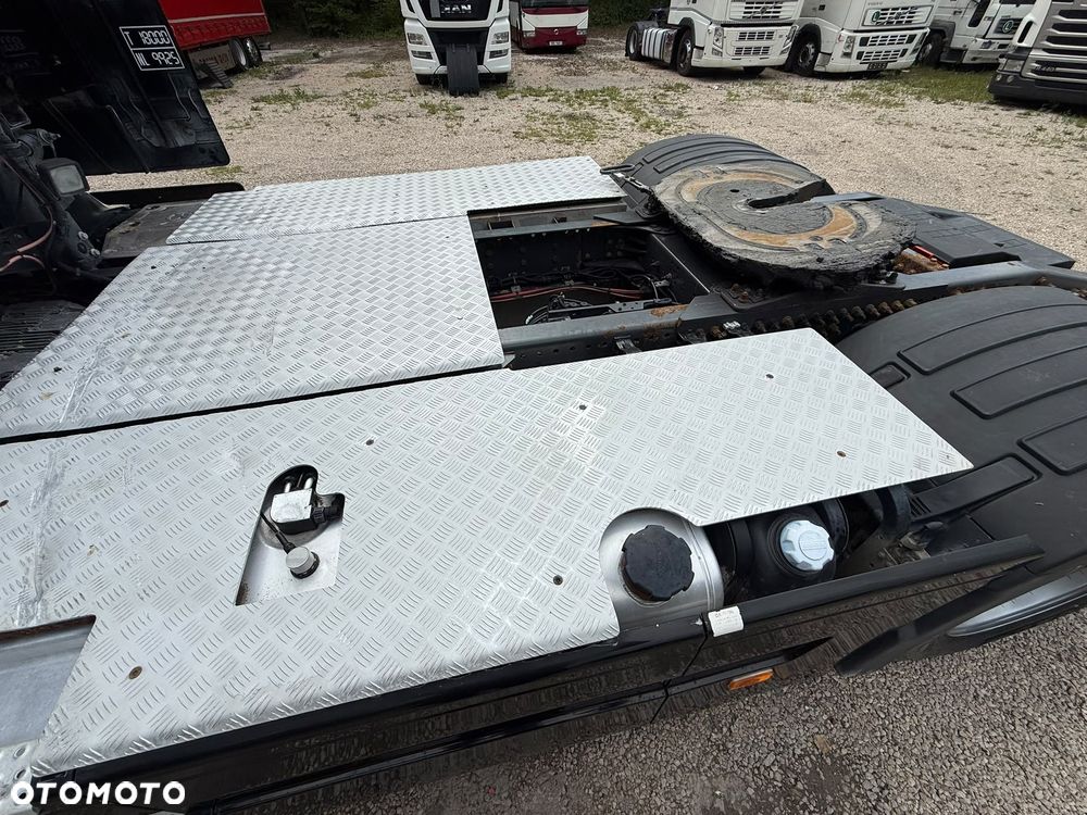 Volvo FH420 GLOB XXL I-SHIFT RETARDER STANDKLIMA LONG CHASIS BLACK EDITION FULLSPOJLERY 1xALUTANK ORUROWANIE Z HALOGENAMI XENONY LEDY SKÓRA 730000km 2011r EURO 5 EEV IGŁA - 7