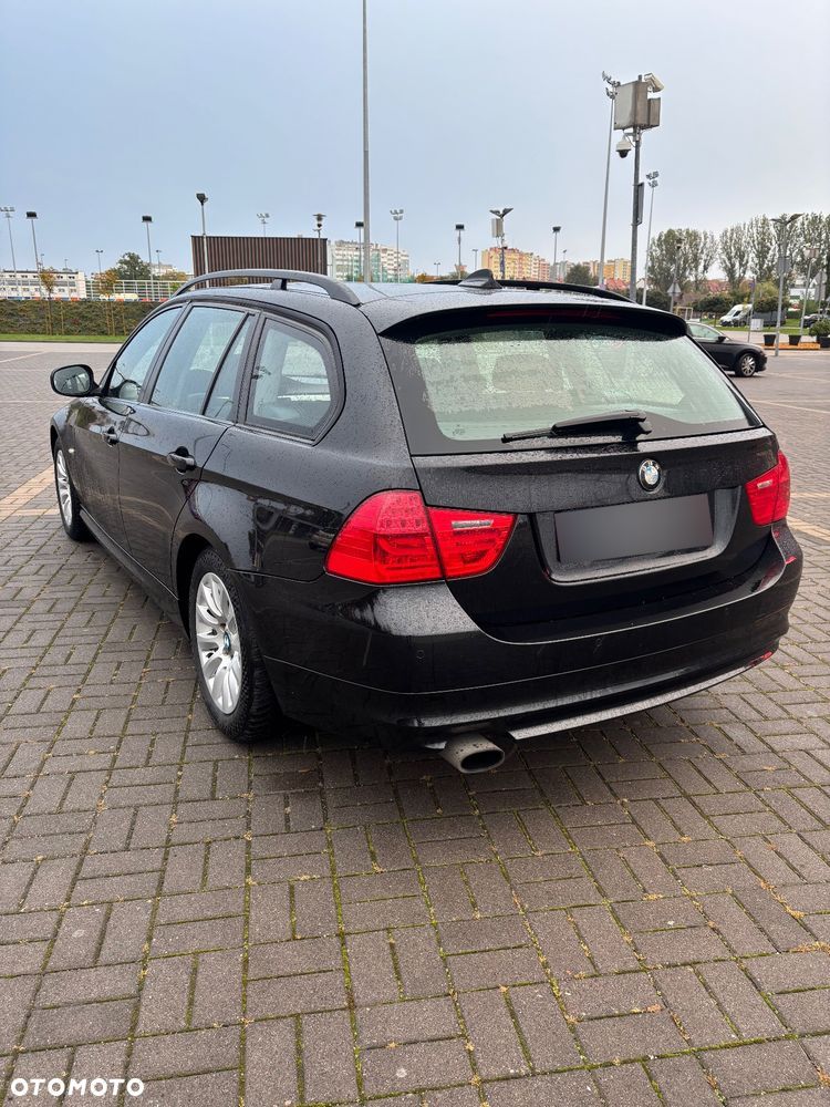 BMW Seria 3 318i - 5