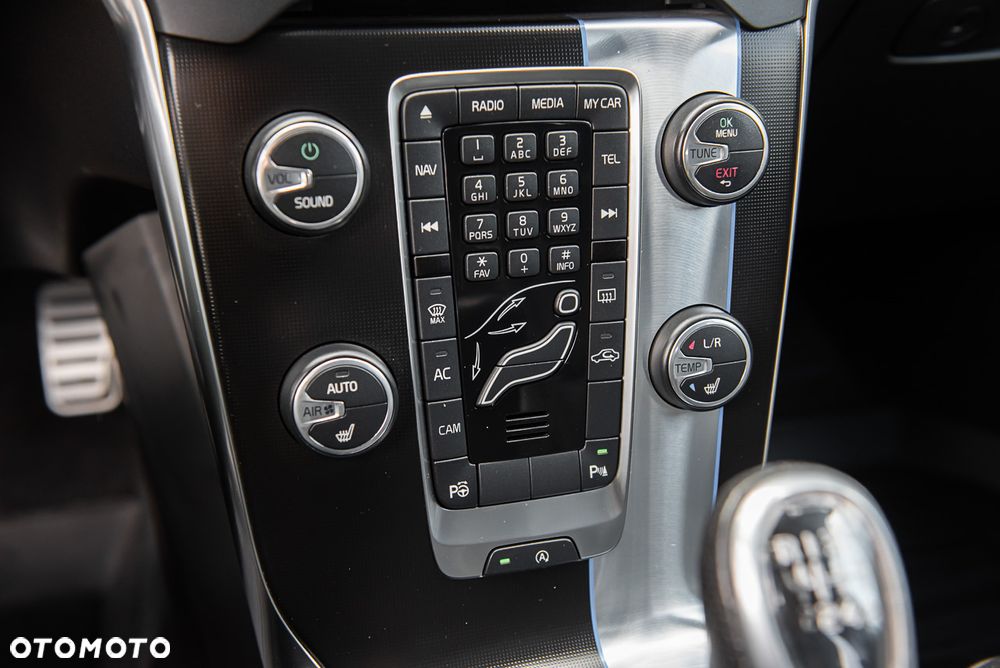 Volvo V40 T4 R-Design - 24