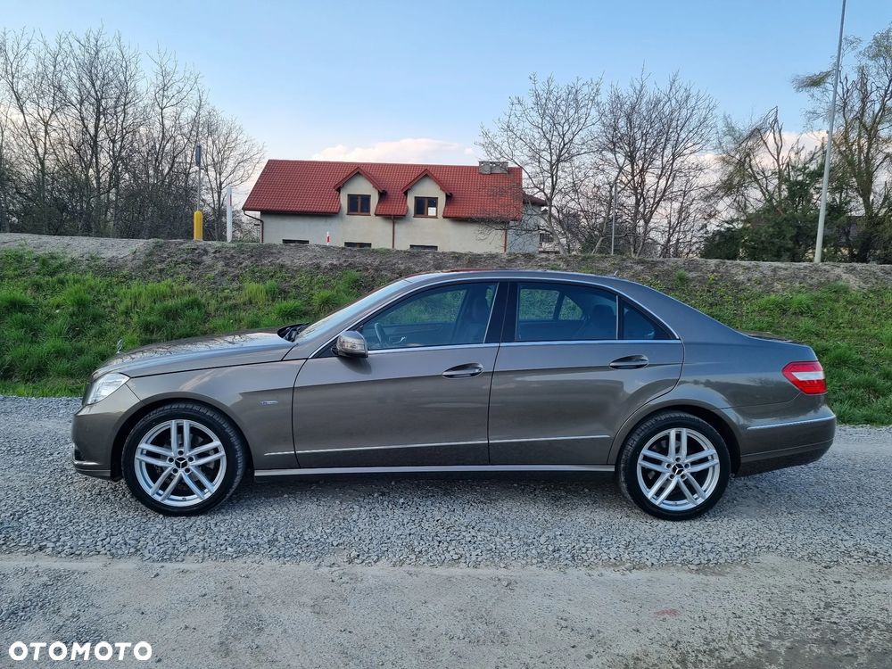 Mercedes-Benz Klasa E 200 CDI DPF BlueEFFICIENCY Automatik Elegance - 28