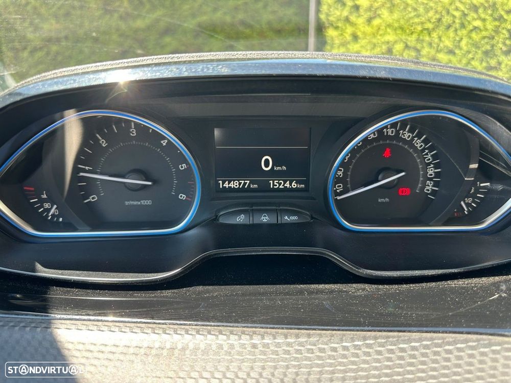 Peugeot 2008 1.6 BlueHDi Allure - 18