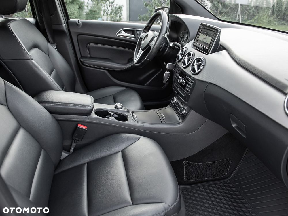 Mercedes-Benz Klasa B 220 4Matic 7G-DCT Edition - 27