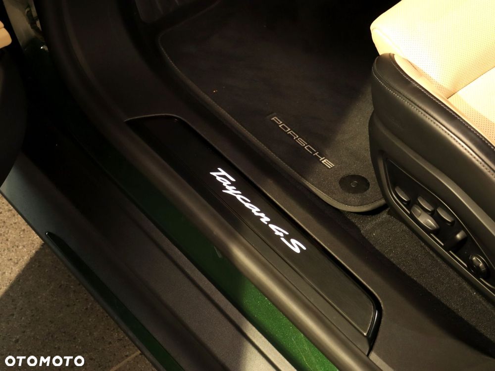 Porsche Taycan 105kWh 4S Black Edition - 30