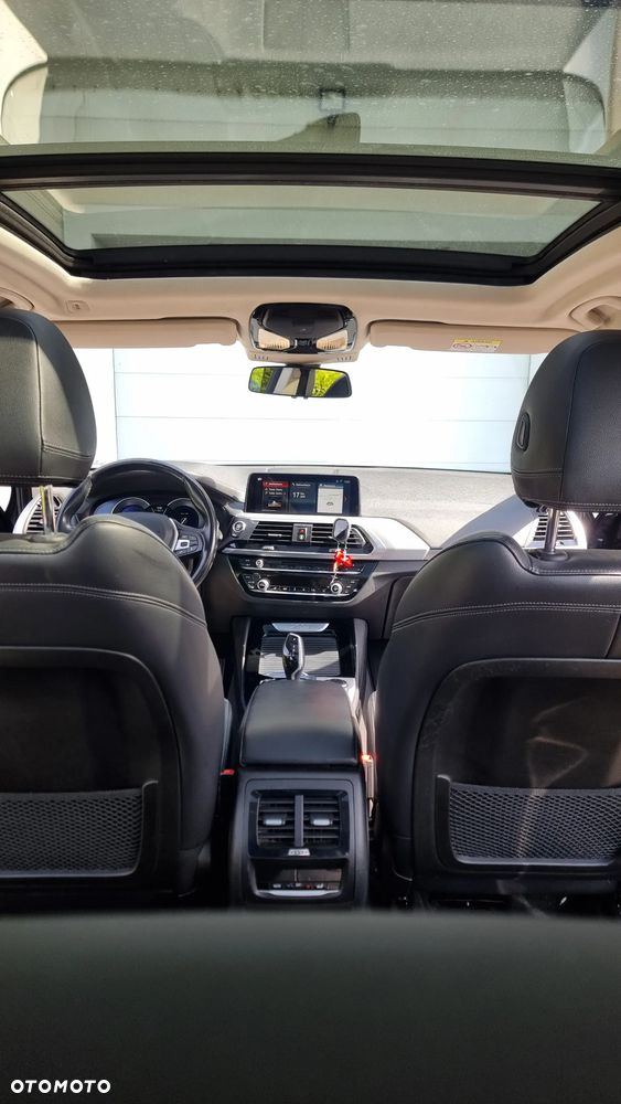 BMW X3 sDrive18d xLine - 13