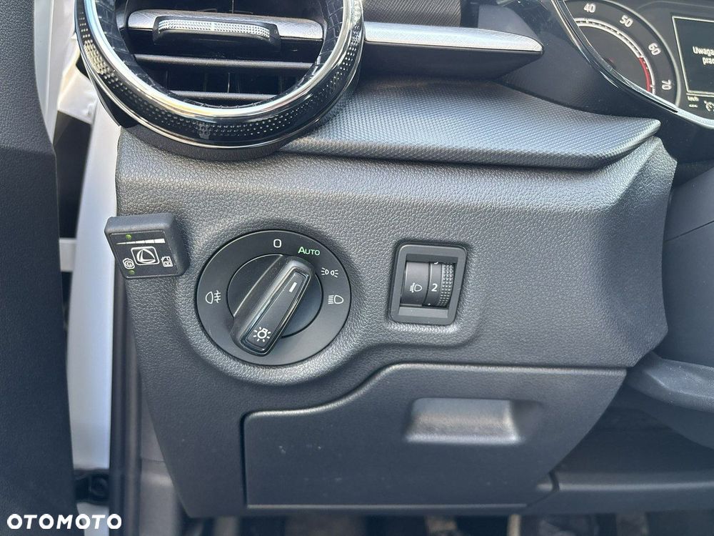 Skoda Fabia 1.0 Ambition - 25