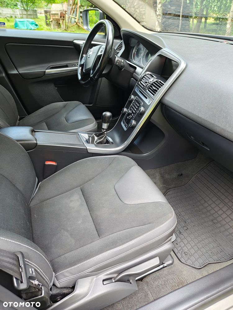 Volvo XC 60 D4 Kinetic - 8