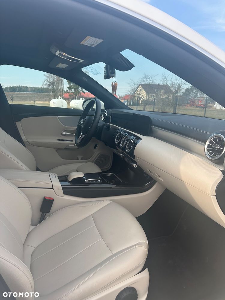 Mercedes-Benz CLA 250 4Matic 7G-DCT - 13