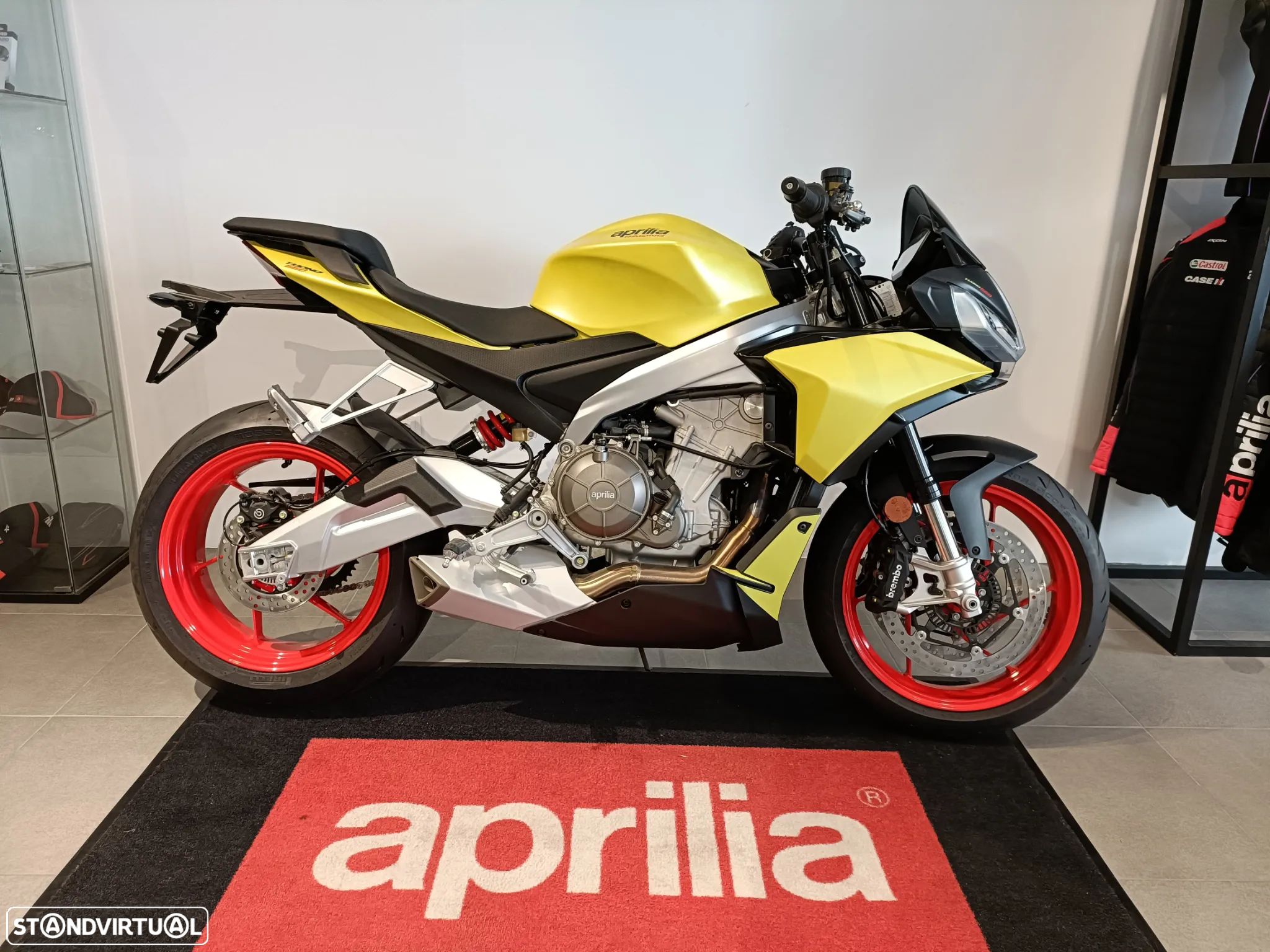 Aprilia Tuono - 1