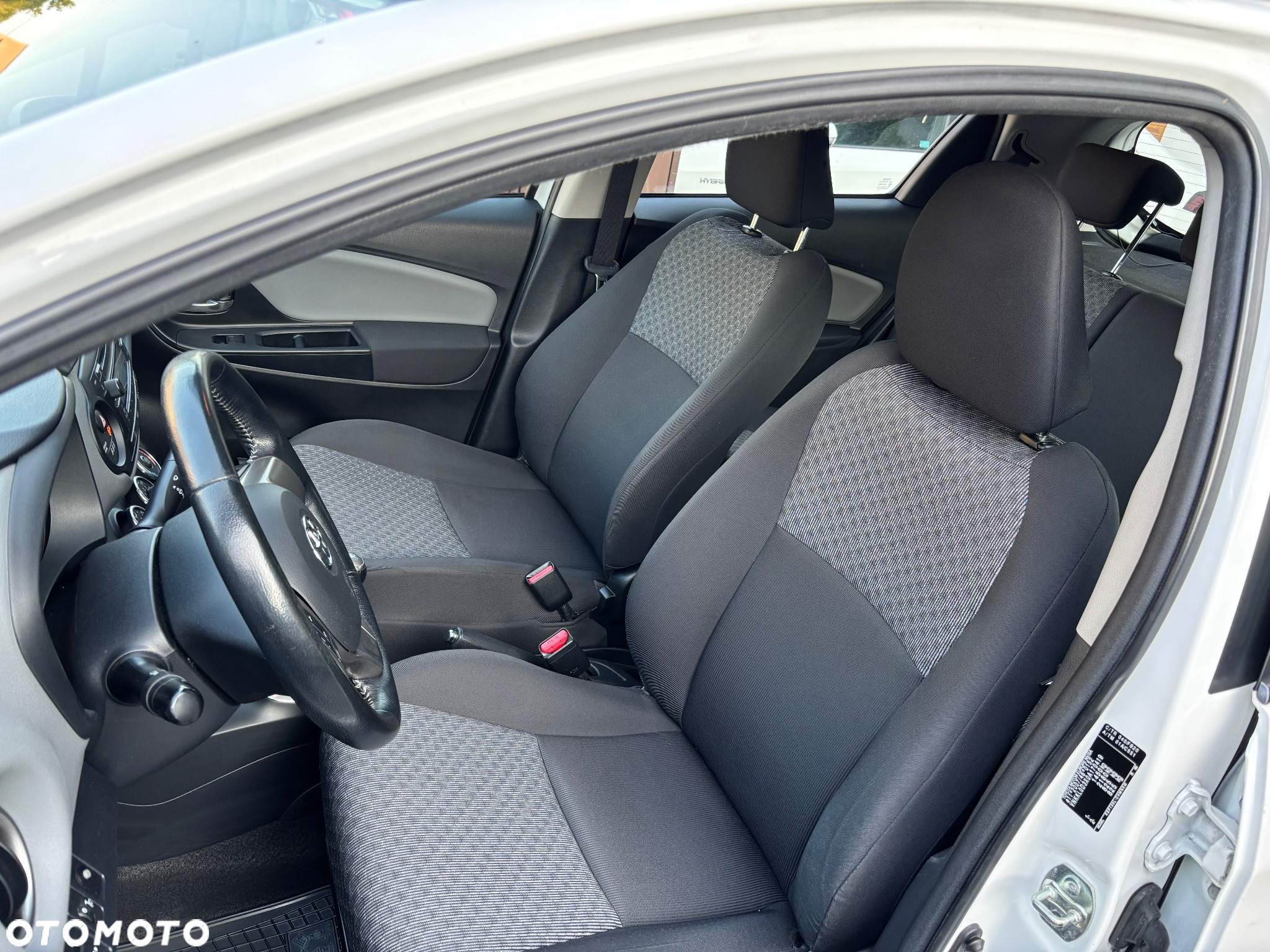 Toyota Yaris 1.0 Active EU6 - 6