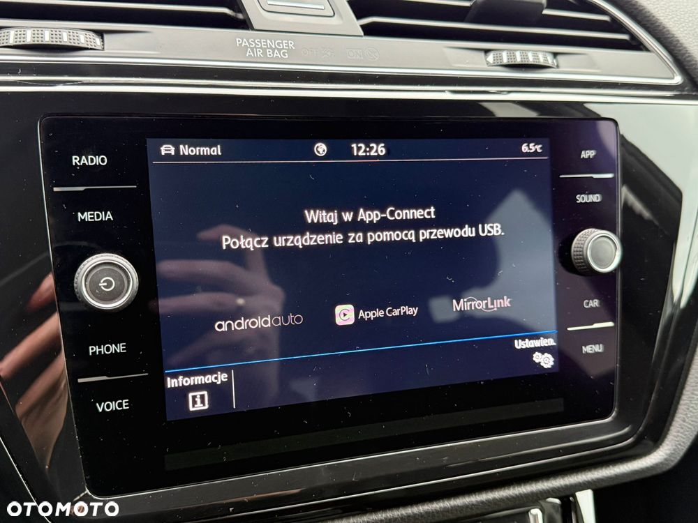 Volkswagen Touran 1.5 TSI EVO Highline - 23