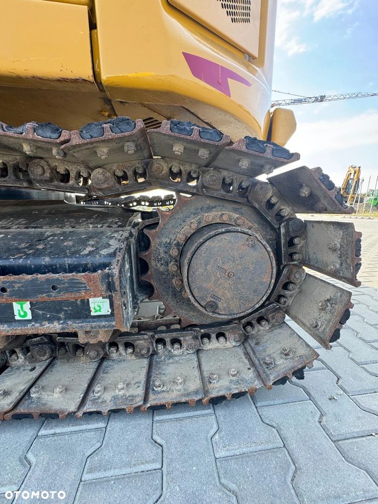 Caterpillar 310 - 17
