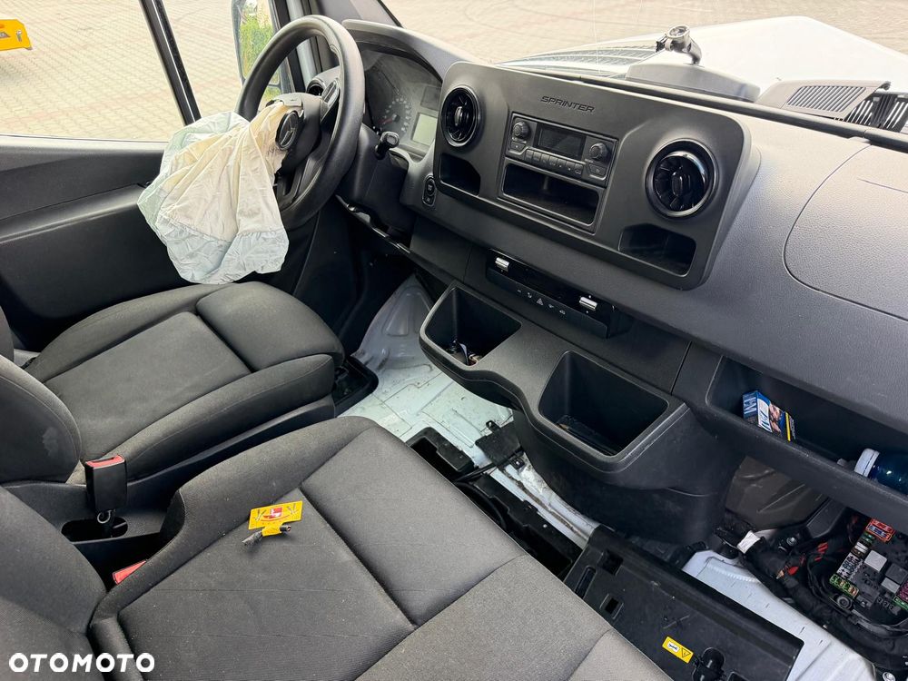 Mercedes-Benz ESPRINTER - 4