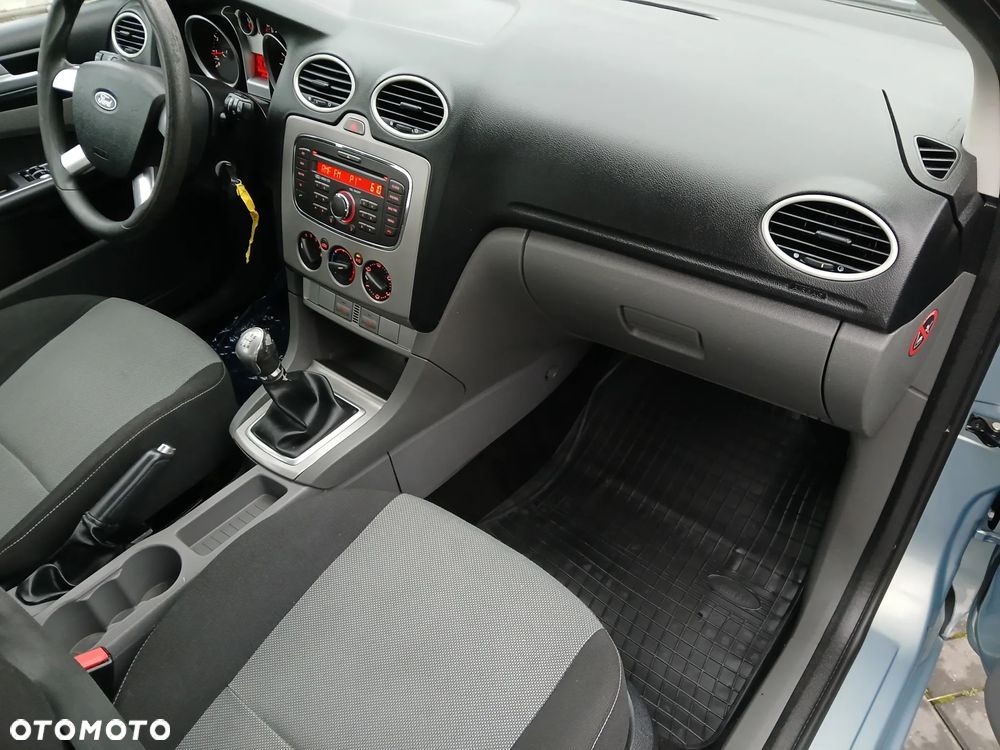 Ford Focus 1.6 16V Ambiente - 23