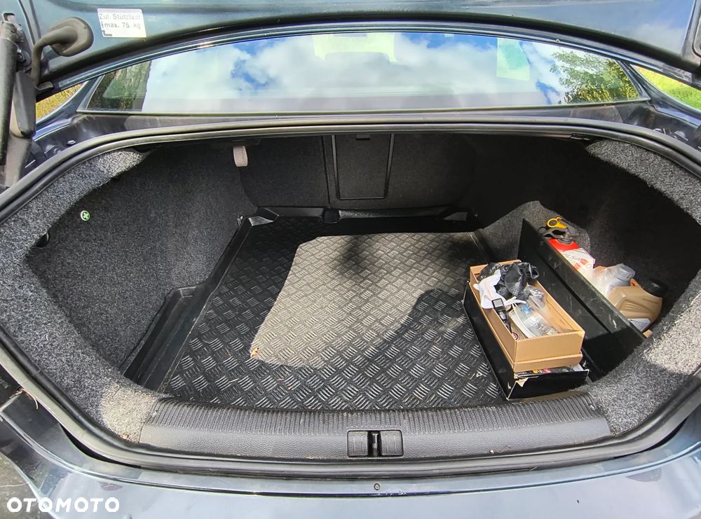 Volkswagen Jetta 1.6 FSI Trendline - 9