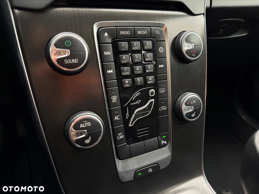 Volvo V40 D3 Summum - 9