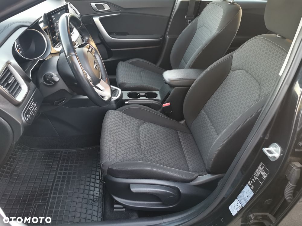 Kia Ceed - 7