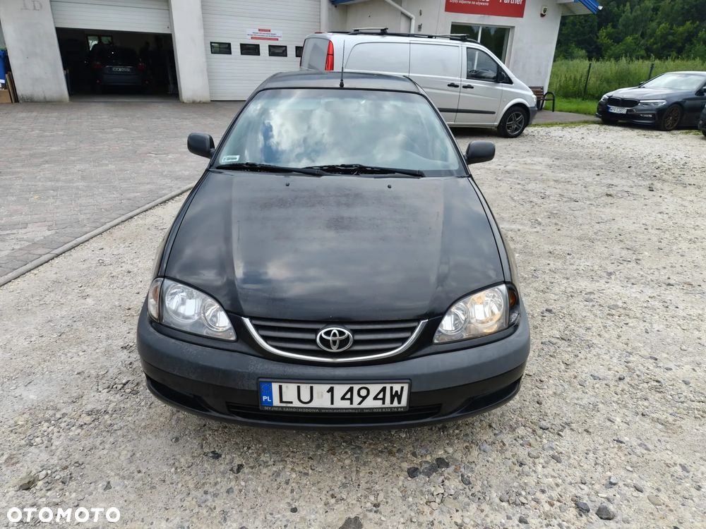 Toyota Avensis - 8