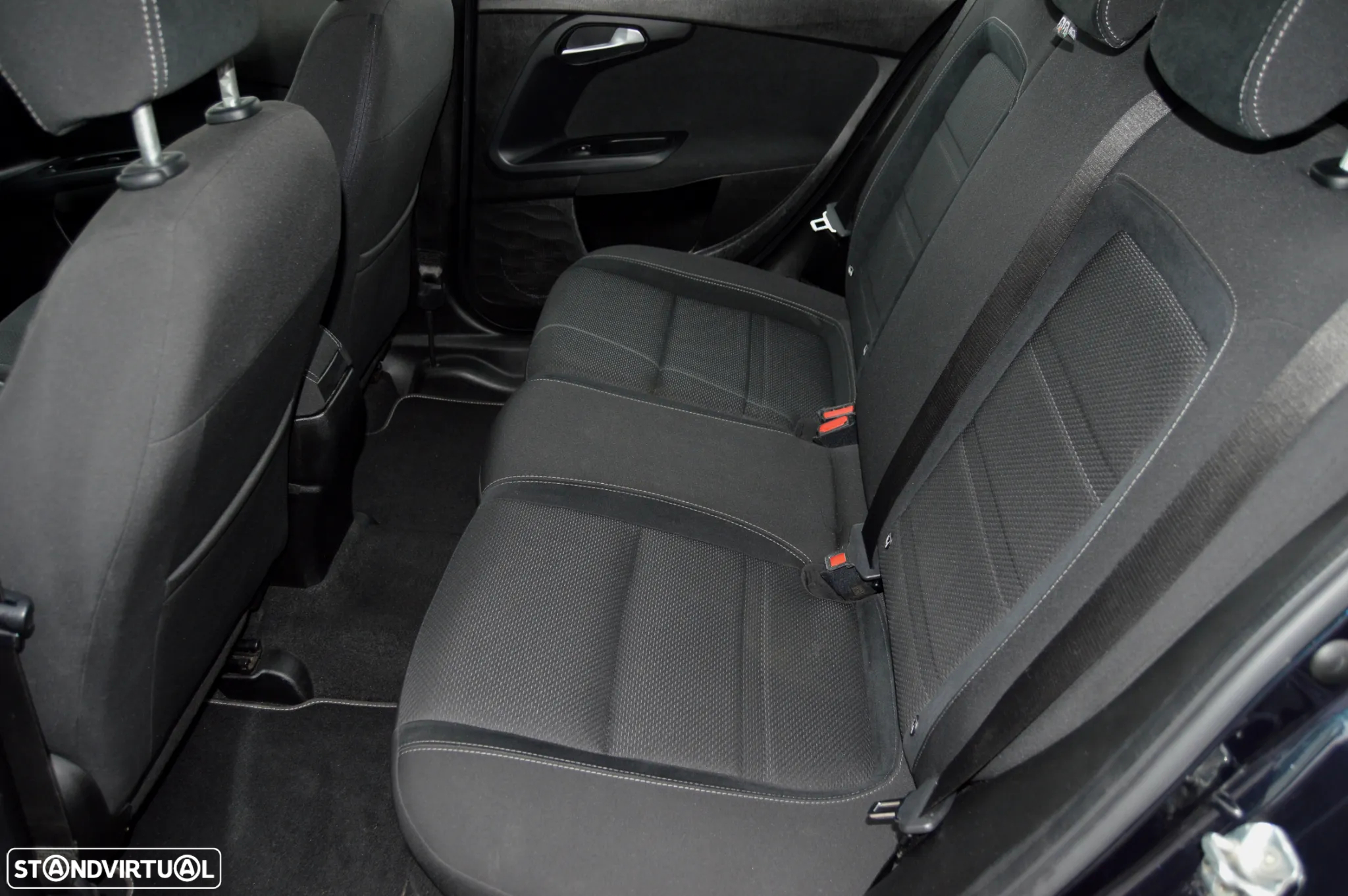 Fiat Tipo Station Wagon 1.6 M-Jet Lounge Tech - 28
