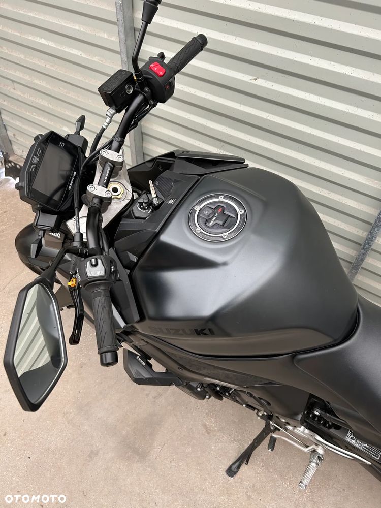 Suzuki GSX - 9