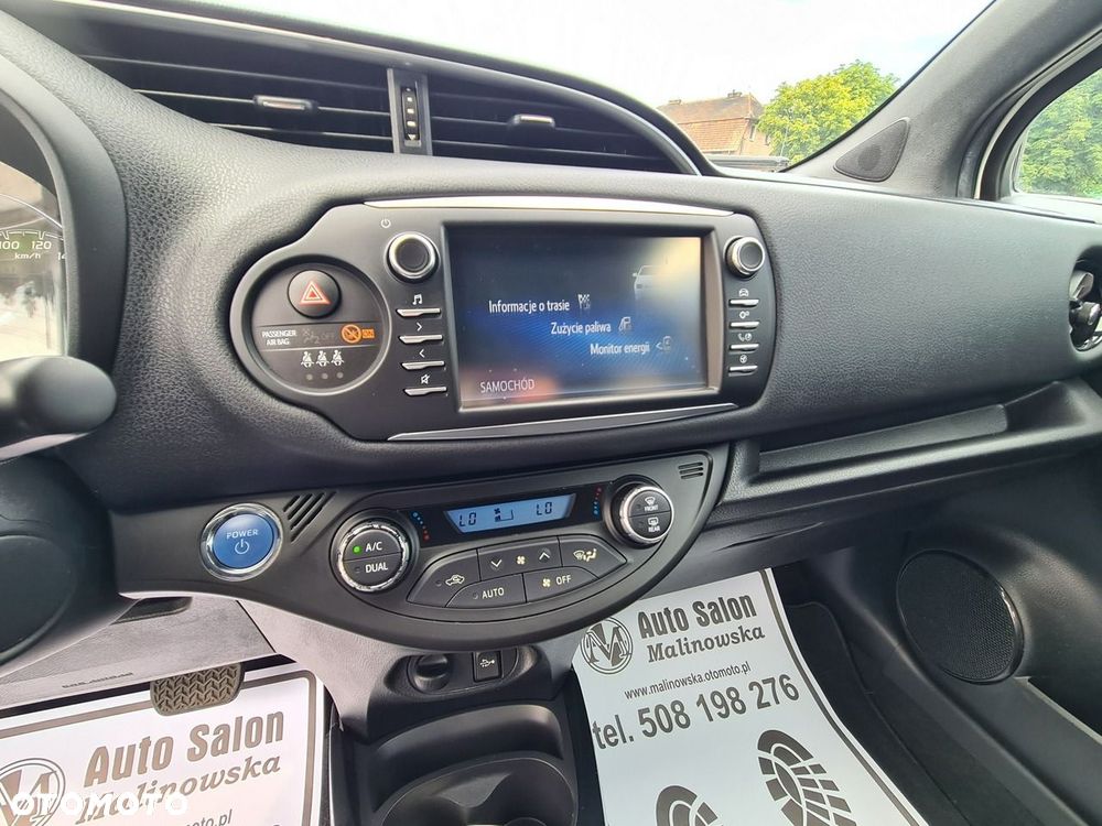 Toyota Yaris Hybrid 100 Premium - 16