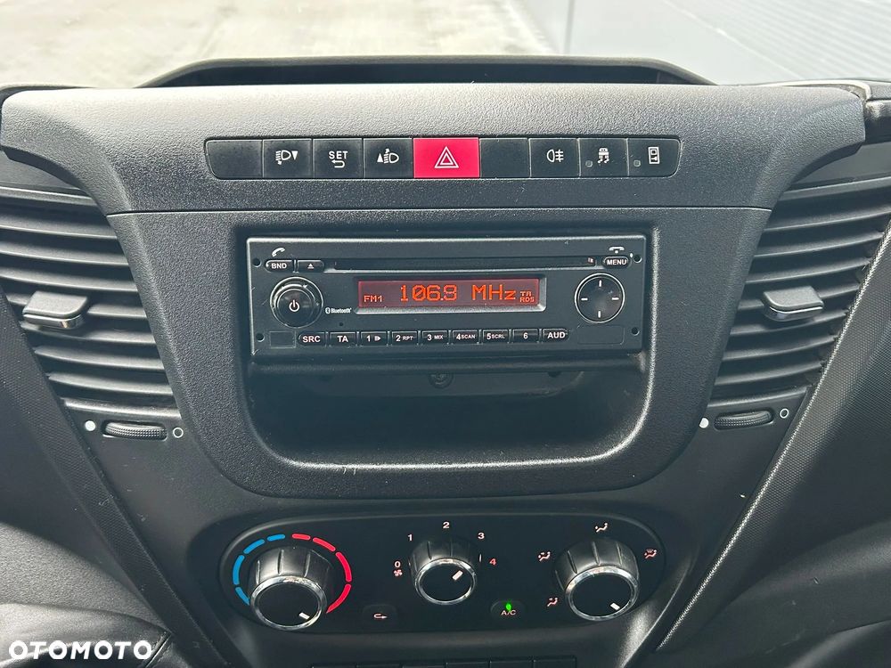 Iveco Daily 35S15 3.0 HPI Skrzynia 4,5m **Niski przebieg**KLIMA**Sprowadzony** - 13