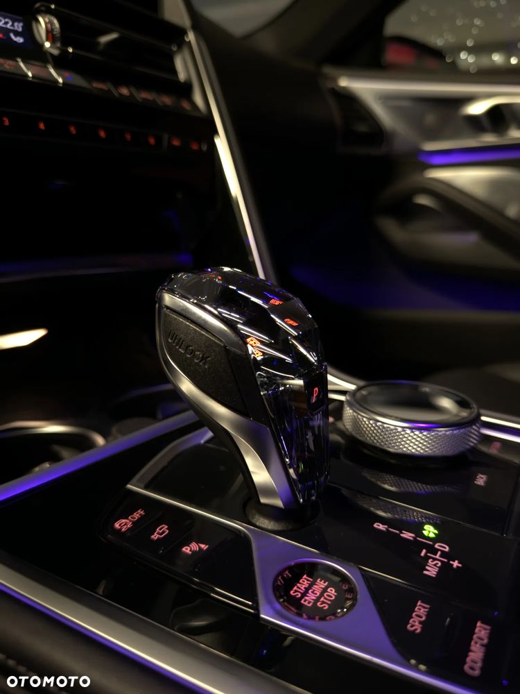 BMW Seria 8 - 25
