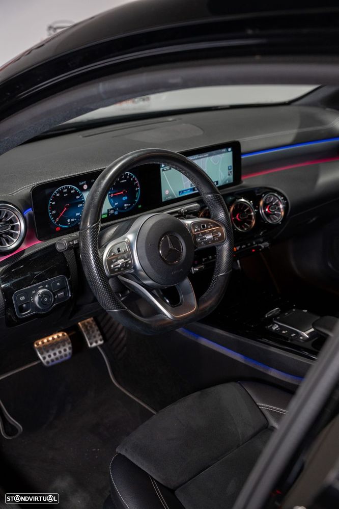 Mercedes-Benz A 250 e AMG Line - 29