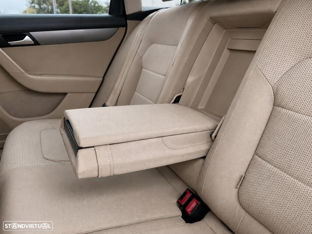 VW Passat Variant 2.0 TDI Confortline - 35