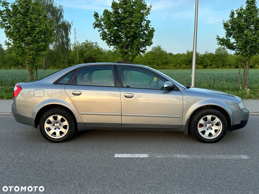 Audi A4 Limousine - 4